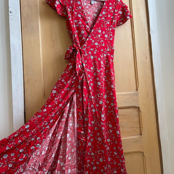 Beautiful maxi dress. - Picture 4 of 5